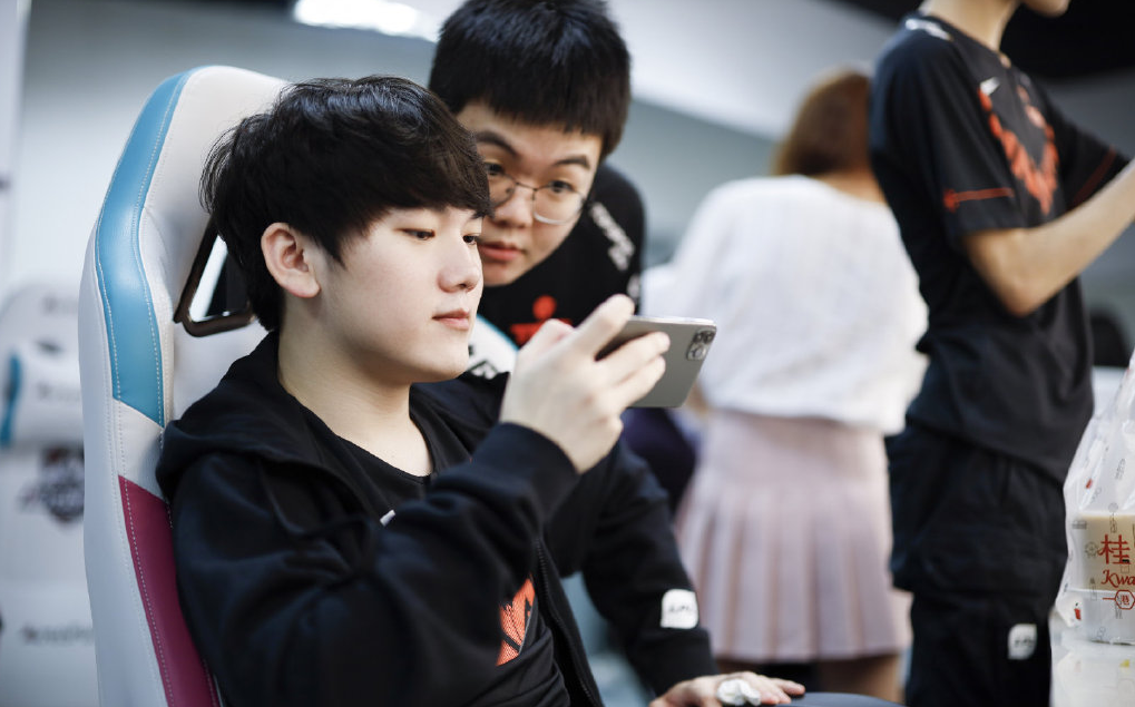JackeyLove在C9比赛中重返赛场，败北引发热议！